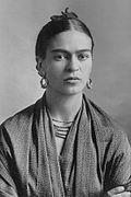 https://upload.wikimedia.org/wikipedia/commons/thumb/0/06/Frida_Kahlo%2C_by_Guillermo_Kahlo.jpg/120px-Frida_Kahlo%2C_by_Guillermo_Kahlo.jpg